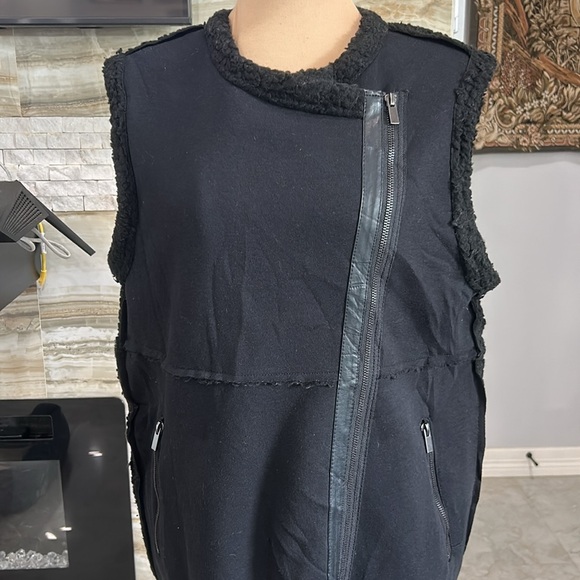 Atmosphere Full Front and Sise Pocket Zipper Long‎ Vest. Size 6(914) - Picture 4 of 15